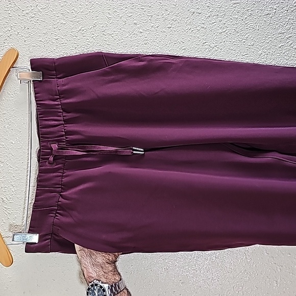 Lululemon Burgundy Jogger - Picture 3 of 8